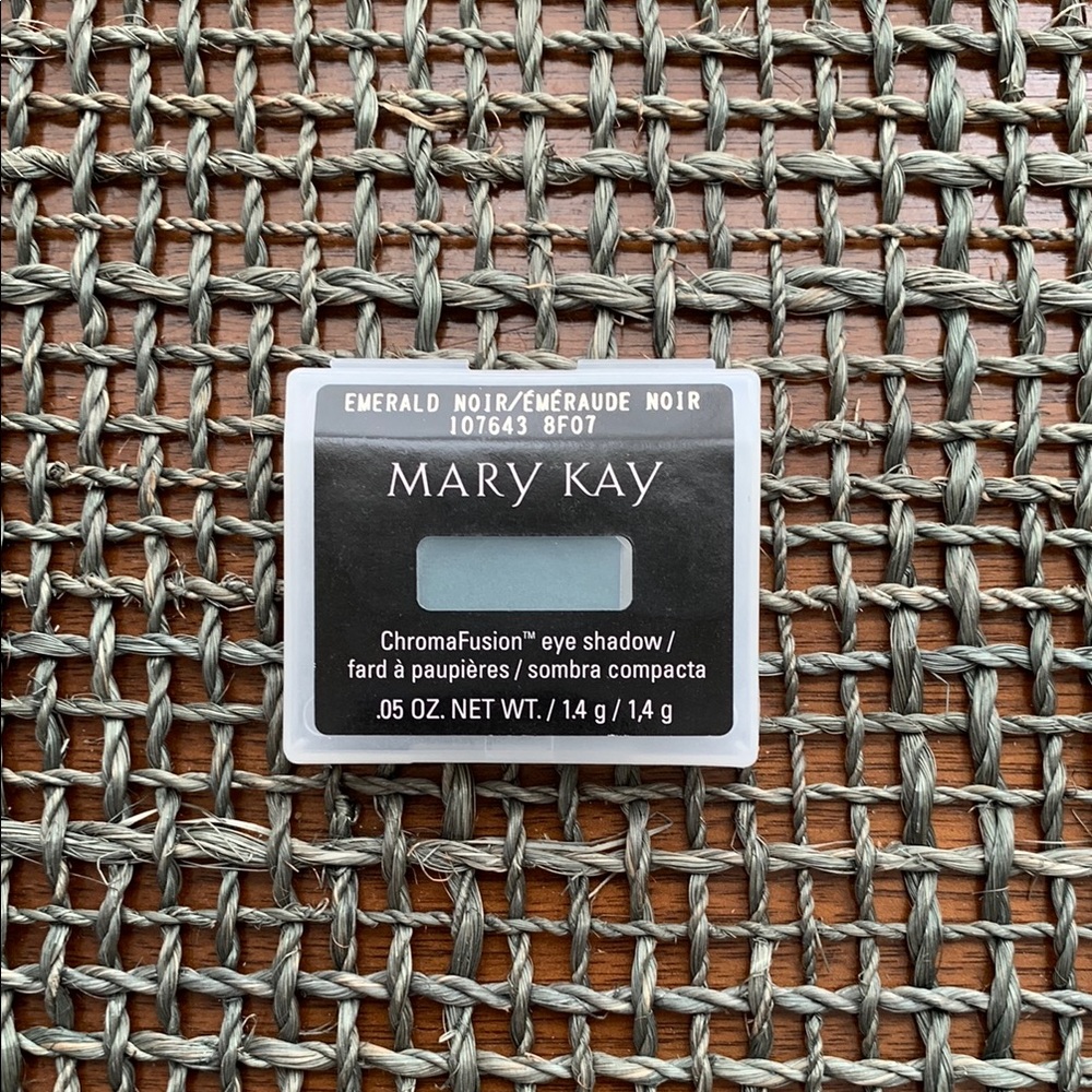 Mary Kay NIP ChromaFusion Eye Shadow - Emerald Noir